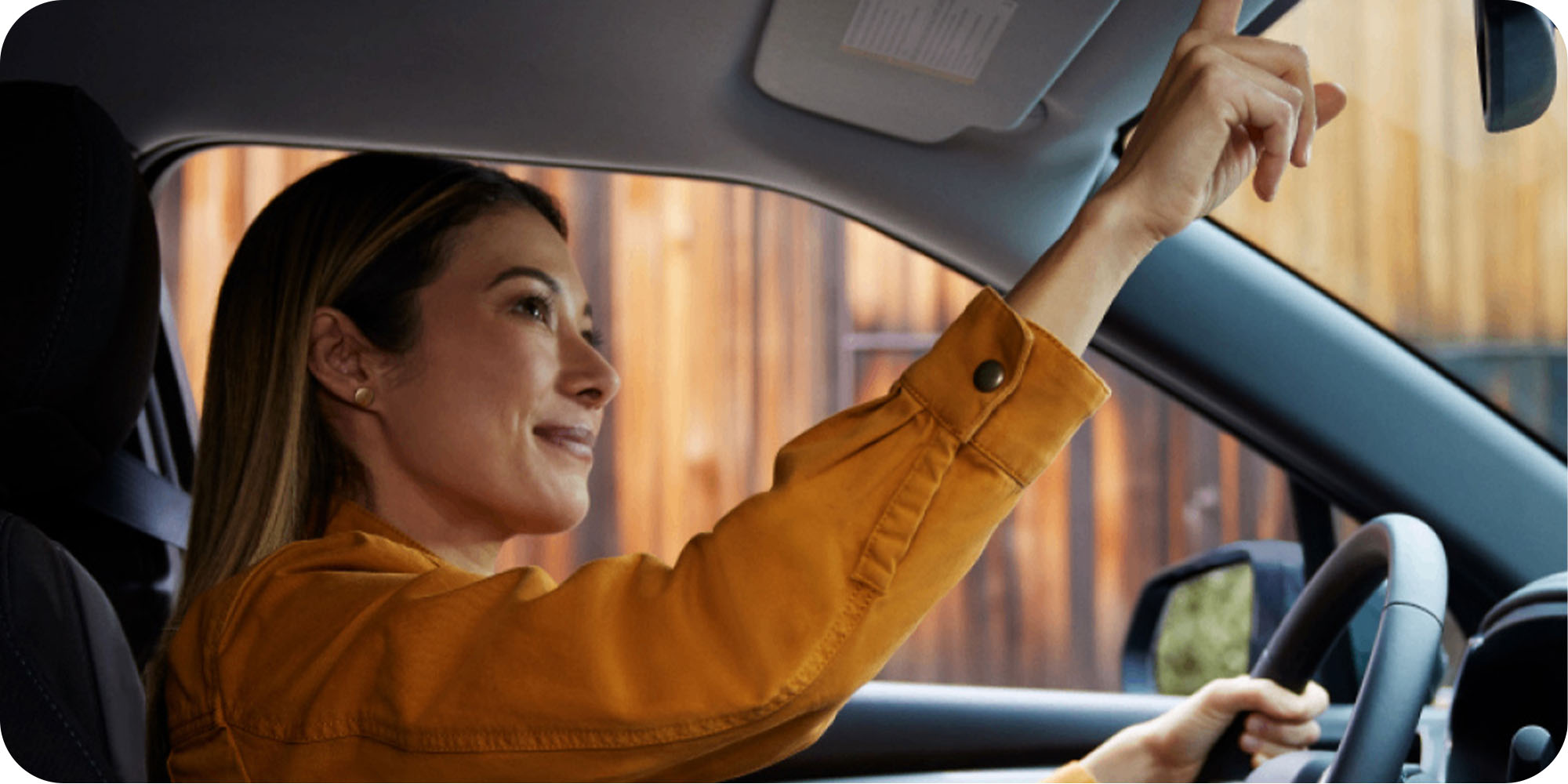 Usuaria usando Onstar