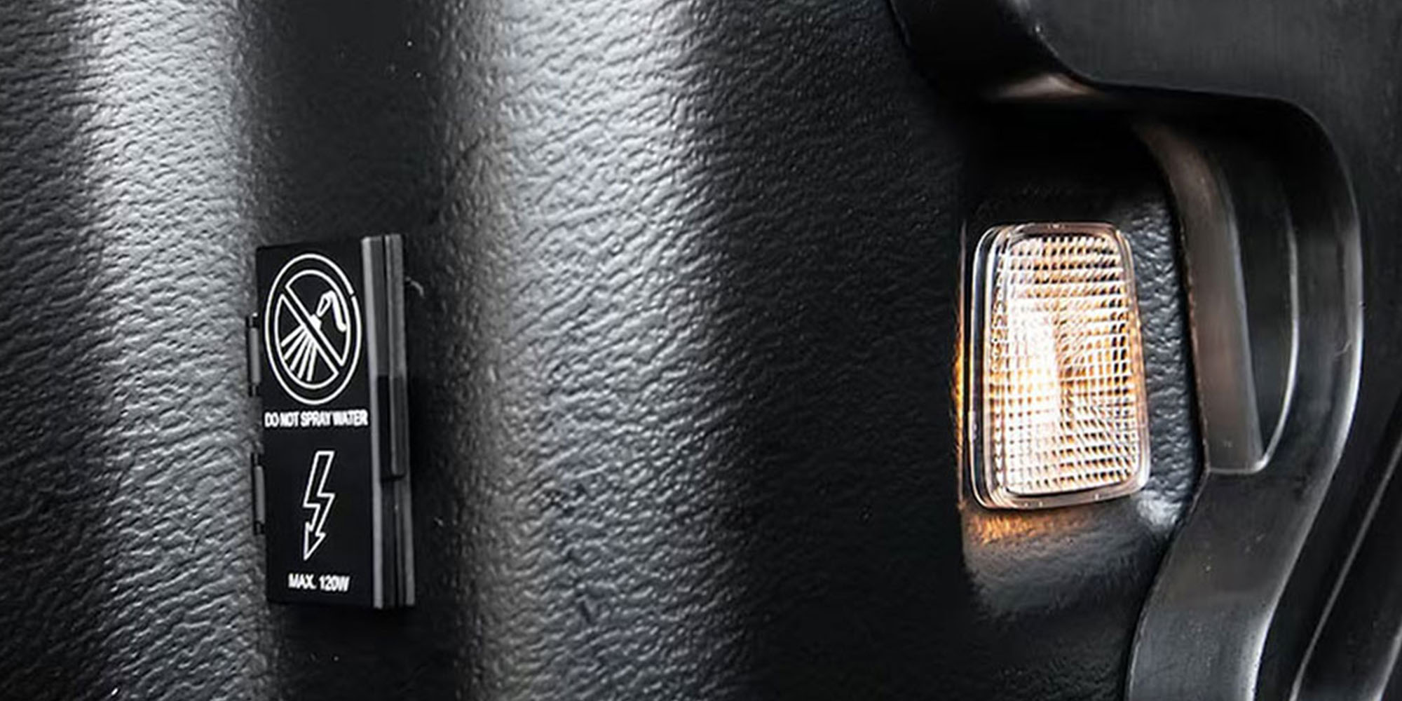 Faro de iluminación del cubo de carga Montana